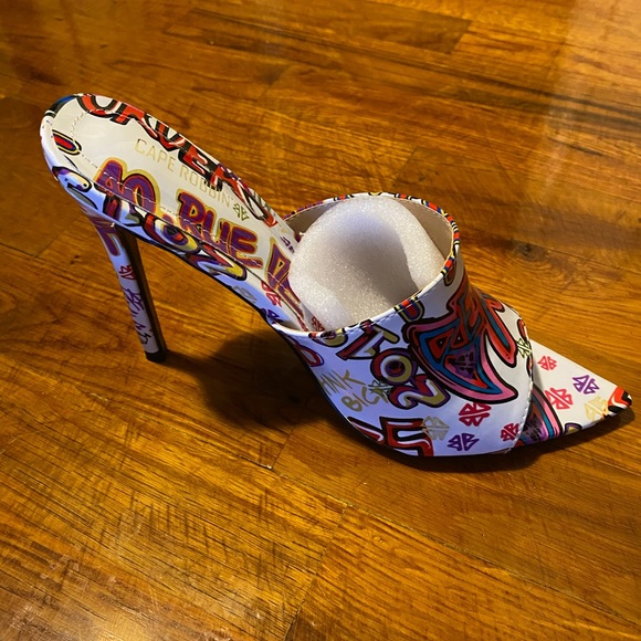 White/Graffiti Pointed Open-Toe Heels - Picture 5 of 6